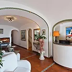 Gabrisa 4*